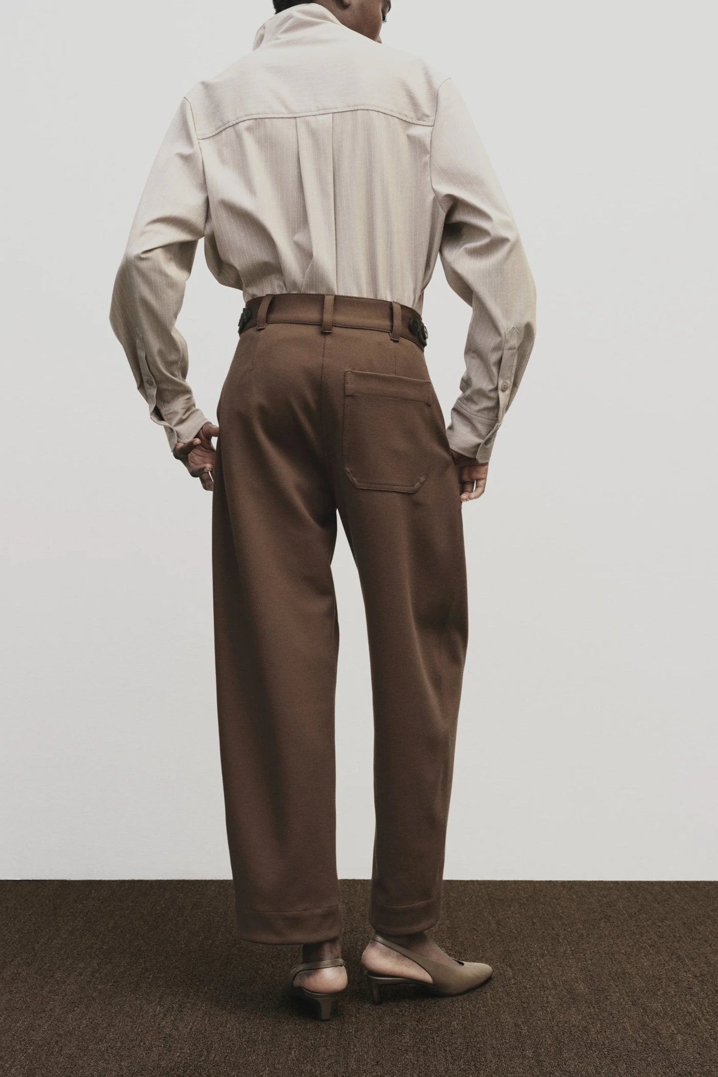 Pleated Barrel Leg Pants, Brown