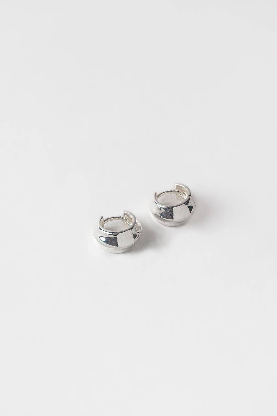 Small Bodie Earrings, Silver