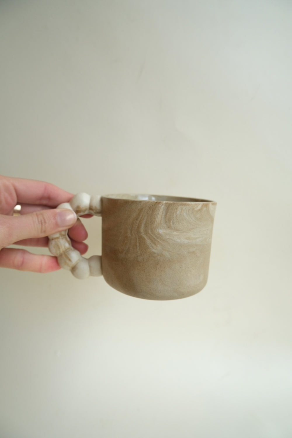 Pebble Handle Mug, Brown Marble
