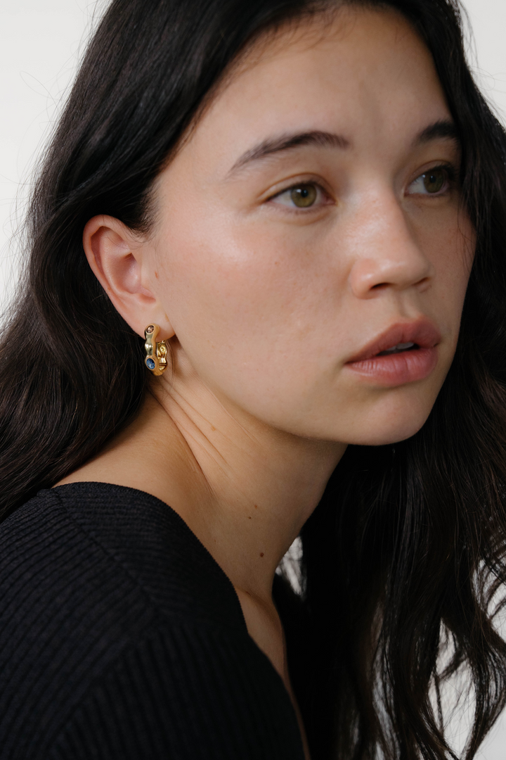 Mira Hoops, Gold