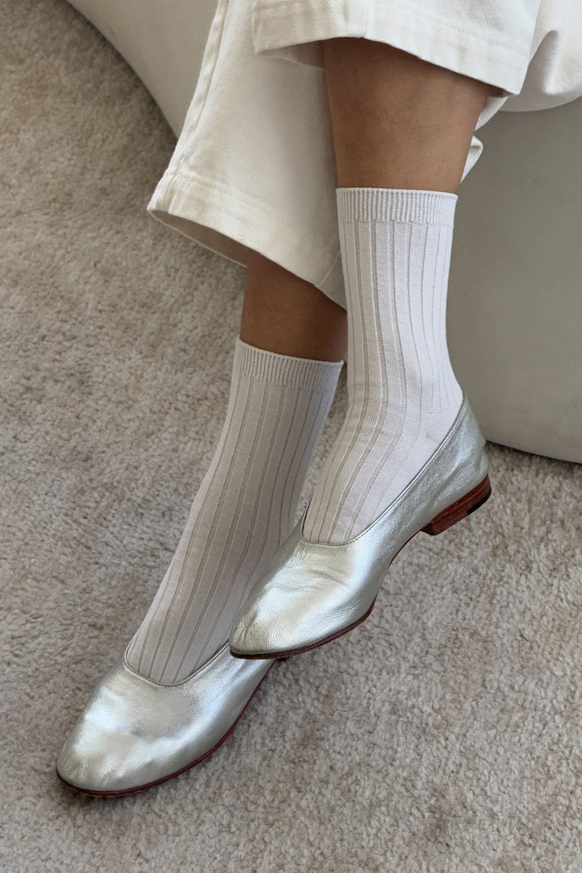 Her Socks, Classic White