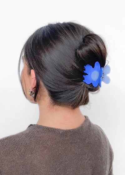 Flower Claw, Blue & Periwinkle