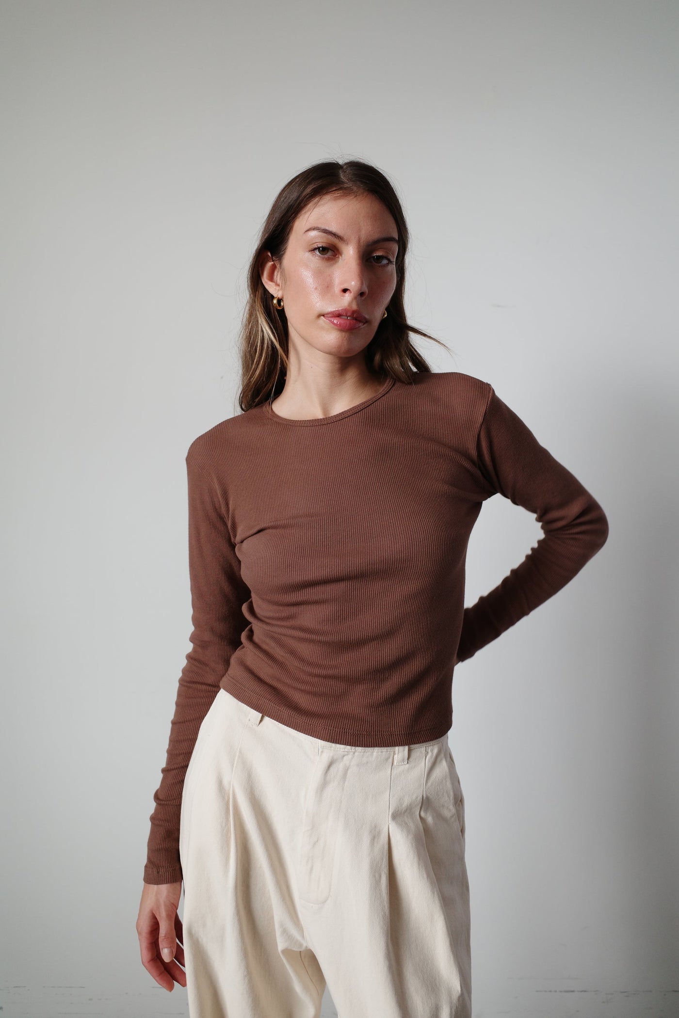 Ami Tee, Carob