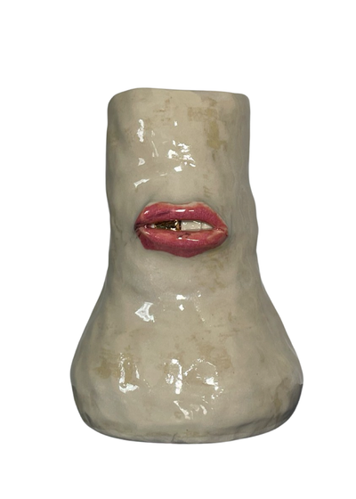 Lips Vase 2