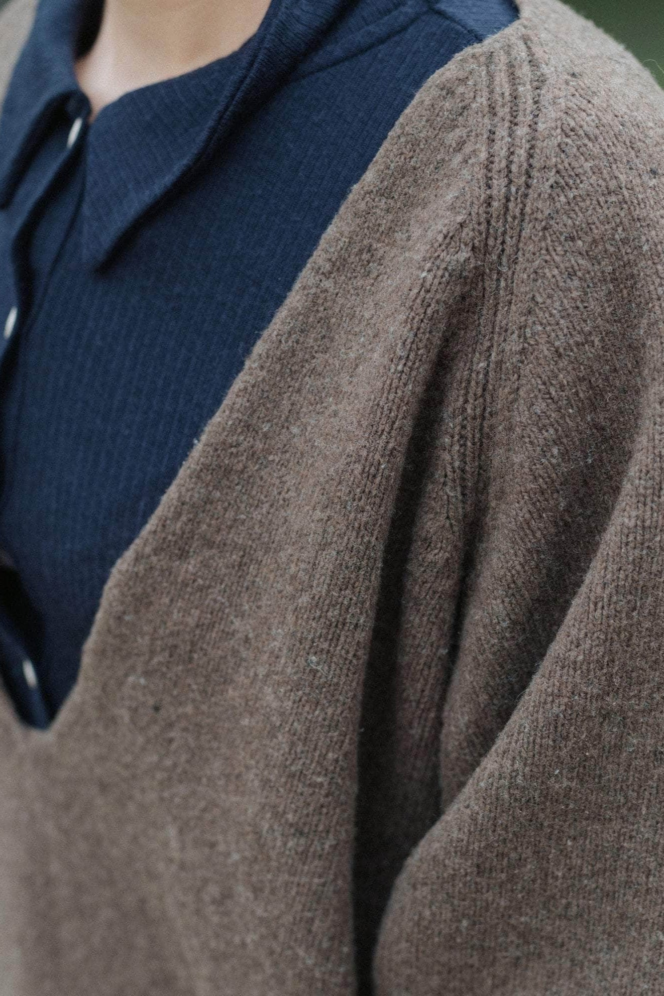 Soar V Neck, Burel Brown