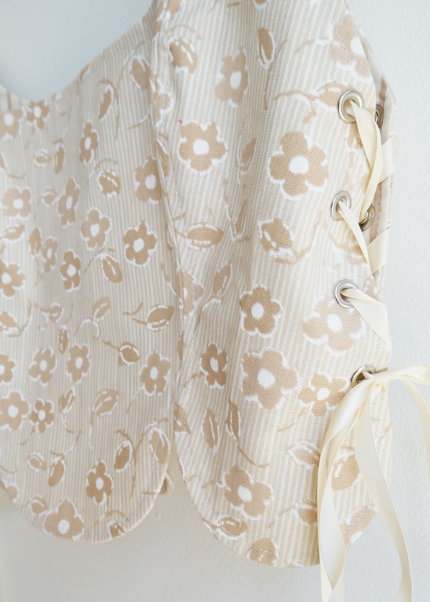 Tulip Top, Beige Blossoms