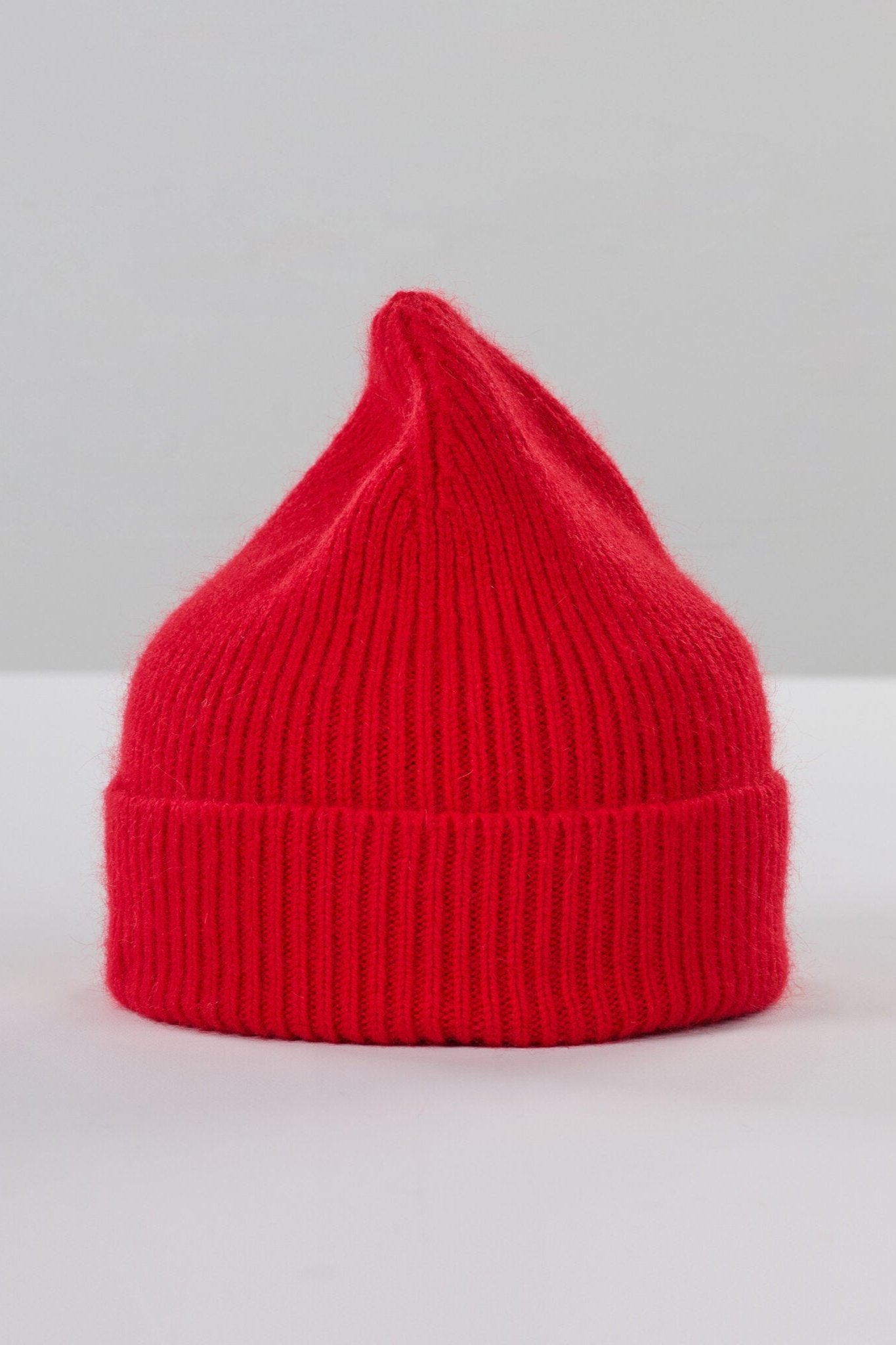 Beanie, Crimson