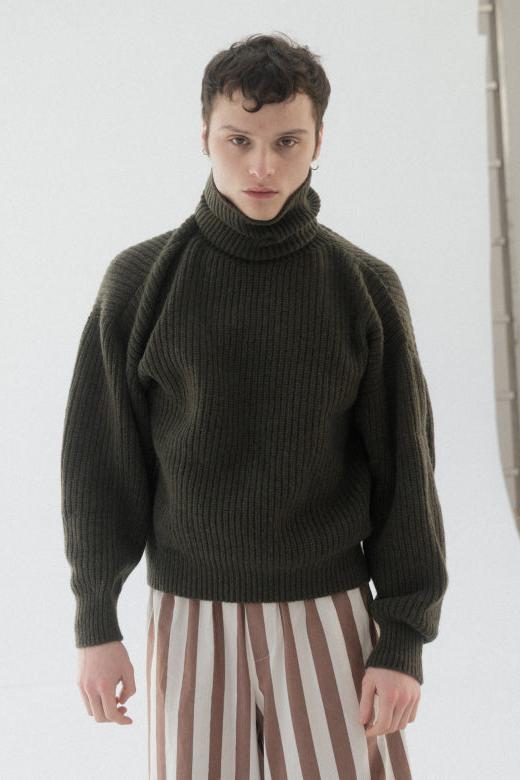 Mea Turtleneck, Foret