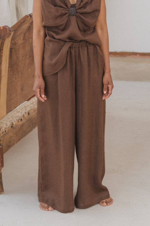 Sepia Pants, Bakke Brown