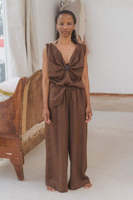 Sepia Pants, Bakke Brown
